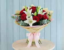 Букет цветов из:  Лилии и Розы в Поселок имени Тельмана