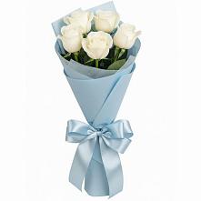 Букет 5 Белых роз Проуд в Поселок имени Тельмана