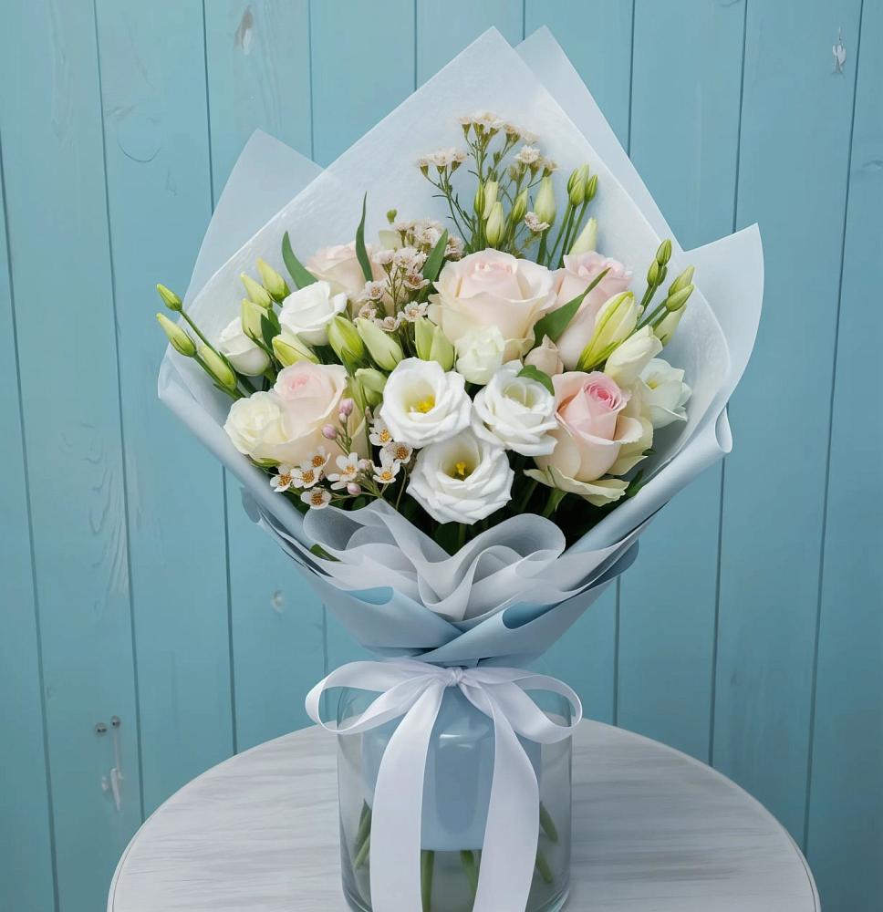 Букет цветов из: Розы и Лизиантусы в Поселок имени Тельмана