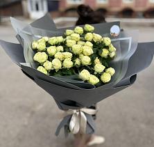Букет Белые кустовые розы Солинеро в Поселок имени Тельмана