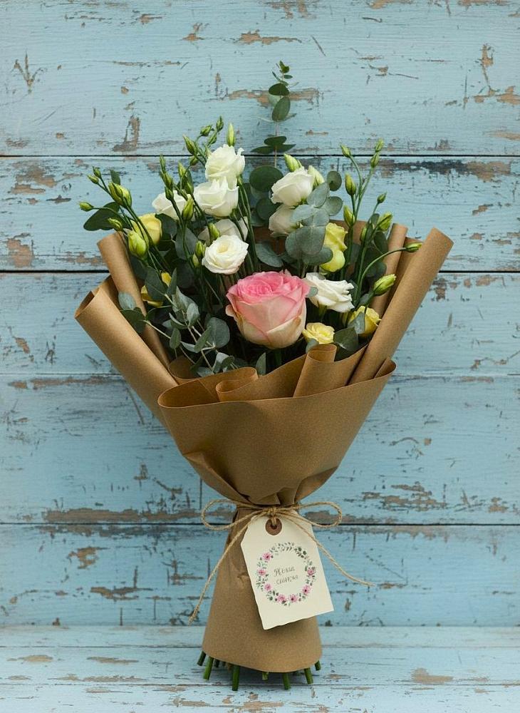 Букет цветов из: Розы и Лизиантусы в Поселок имени Тельмана