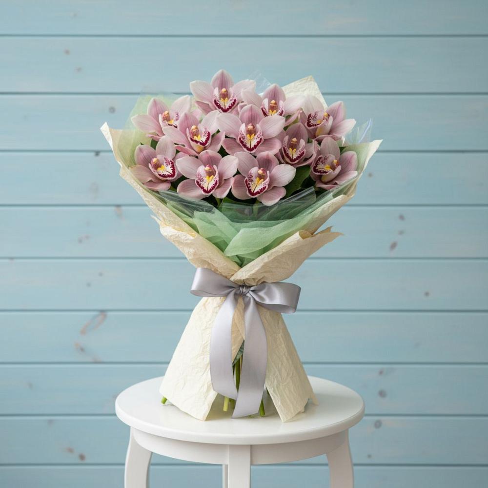 Букет цветов из: Орхидеи и Розы в Поселок имени Тельмана