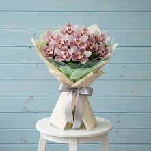 Букет цветов из:  Орхидеи и Розы в Поселок имени Тельмана