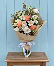 Букет цветов из:  Альстромерии, Лизиантусы, Розы и Хризантемы #REPLACE_PRED# Поселок имени Тельмана