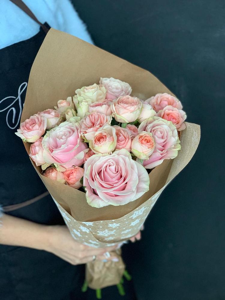 Букет цветов из: Хризантемы и Розы в Поселок имени Тельмана