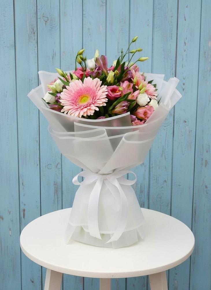 Букет цветов из: Герберы, Альстромерии и Лизиантусы в Поселок имени Тельмана