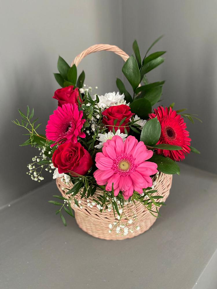 Цветочная композиция из Розы, Хризантемы и Герберы в корзине в Поселок имени Тельмана