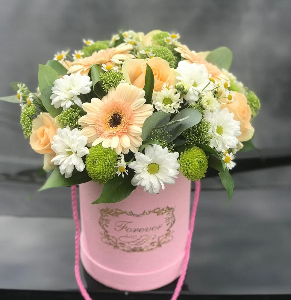 Цветочная композиция из Розы, Герберы и Хризантемы в шляпной коробке в Поселок имени Тельмана