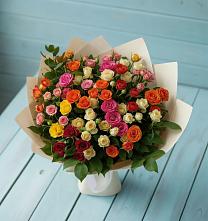 Букет Микс из разноцветных кустовых роз в Поселок имени Тельмана